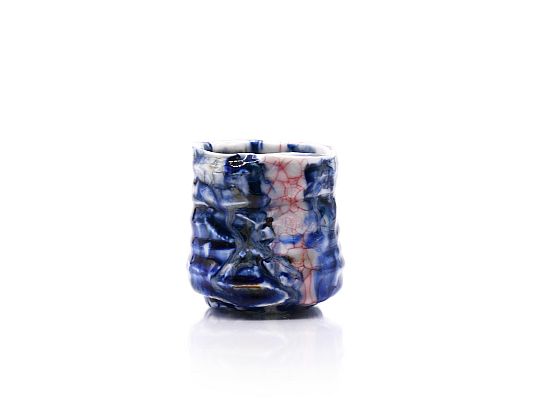  - White porcelain yunomi with applied urushi lacquer