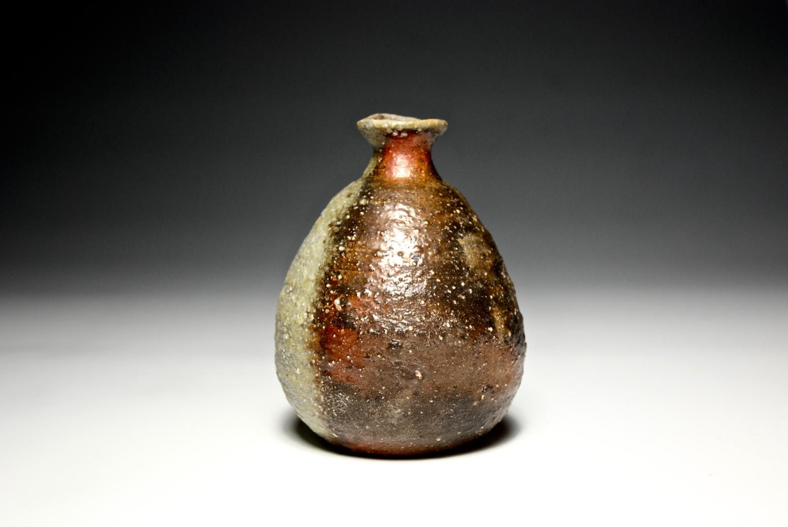 Sake bottle, natural ash deposit, stoneware, 7 days Anagama firing by Uwe Löllmann