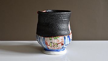 Curvaceous mug by Aaron Scythe