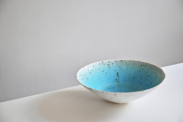 Peter Wills - Medium river grogged porcelain turquoise bowl