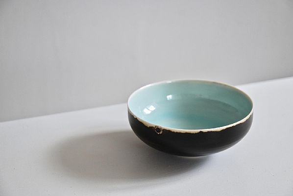 Peter Wills - Small lugged bowl with tenmoku exterior & duck egg blue inte...