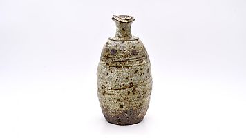 Irabohibi Kohiki Tokkuri (Sake Bottle) by Kiyoshi Yamato