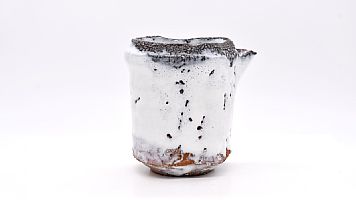 Shirahagi Katakuchi (White Hagi open sake pourer) by Kiyoshi Yamato