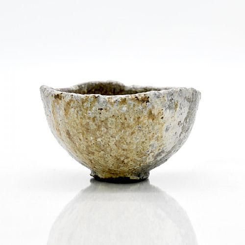 Yuta Shibaoka - Guinomi with natural ash glazing, Anagama fired