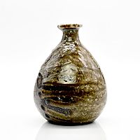 Tokkuri with Natural ash glazing, Anagama fired by Yuta Shibaoka