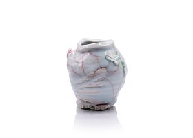 Celadon porcelain tsubo jar with applied urushi lacquer by Kodai Ujiie