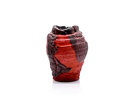 Small black urushi vermilion-lacquered tsubo jar by Kodai Ujiie