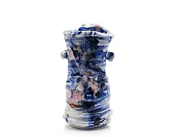 White porcelain hamaire (flower vase) with blue and red urushi lacquer by Kodai Ujiie