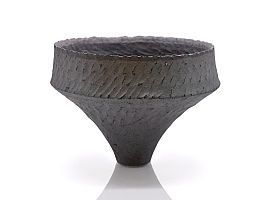 Black Vase by Akihiro Nikaido