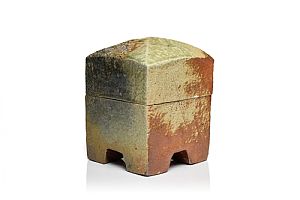 Ceramic Box by Kenji Kojima