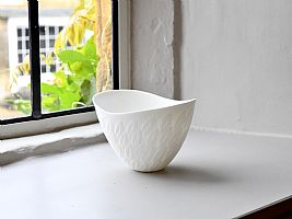 Small Curved Veil Vessel by Sasha Wardell