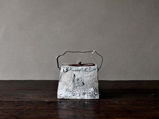 Simone Krug-Springsguth - Small Ceramic Box with Old Metal Lid