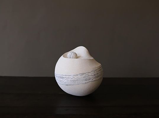 Mitch Pilkington - Grey / White Bound Pebble Sculpture